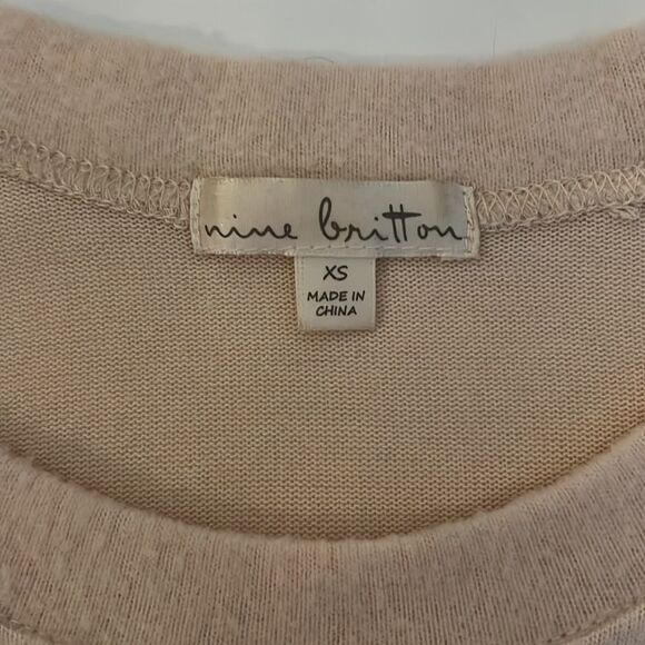 NINE Britton long sleeved color block sweater. Ties at the bottom. Size xs. Soft - Picture 7 of 9